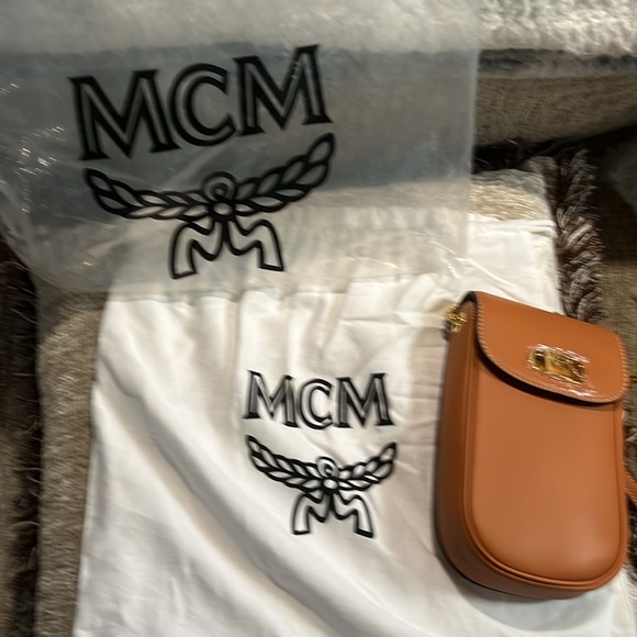 💜MCM LEATHER SHOULDER BAG💜 - Picture 10 of 11